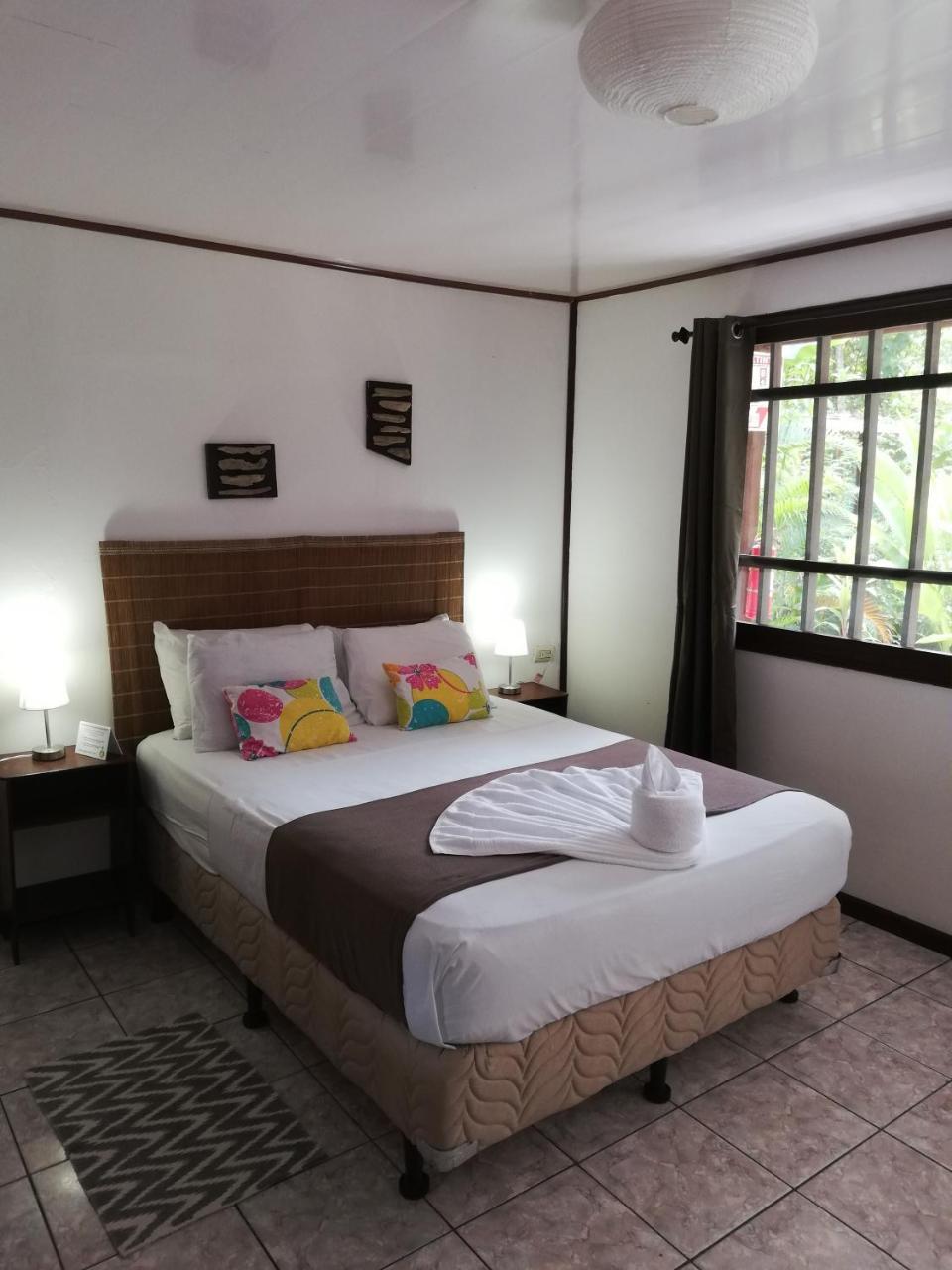 Aracari Garden Hostel Tortuguero Bagian luar foto