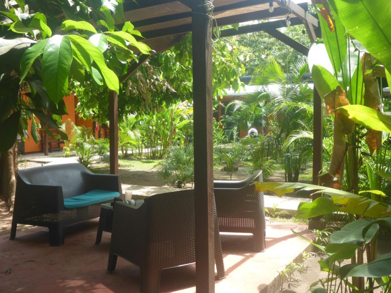 Aracari Garden Hostel Tortuguero Bagian luar foto