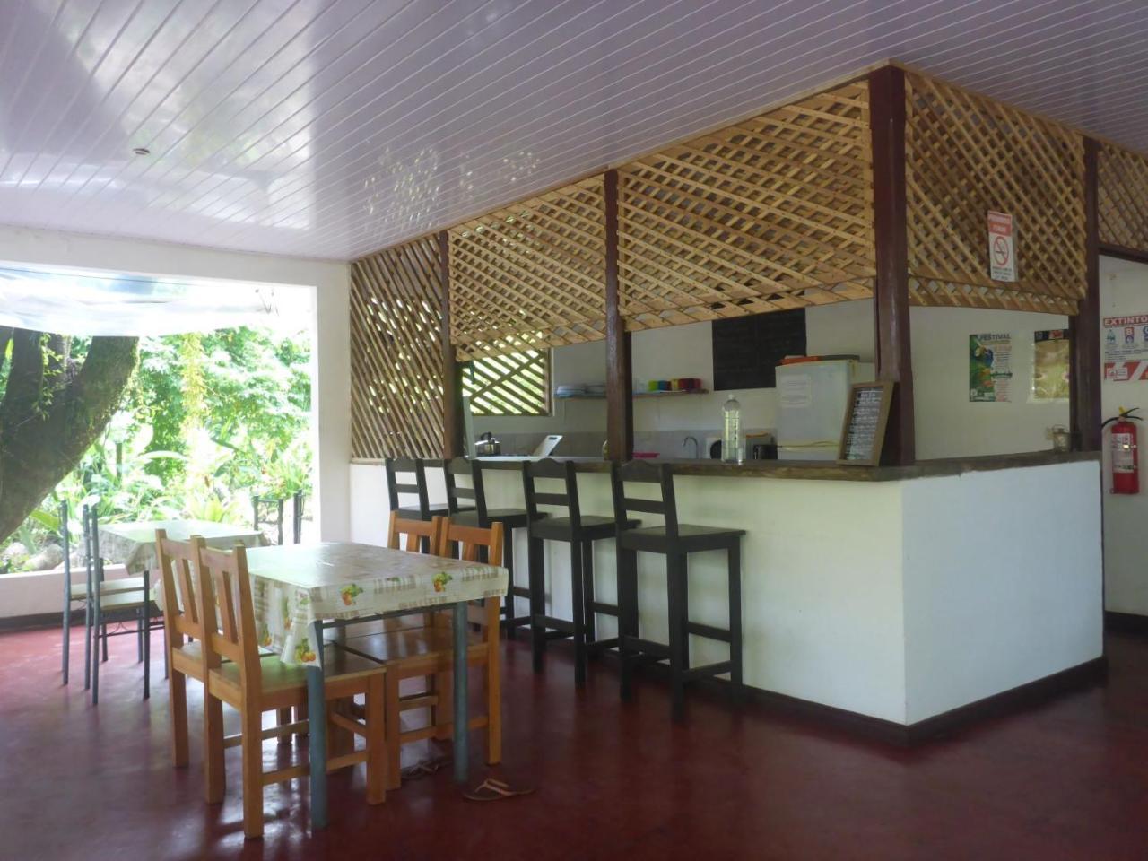 Aracari Garden Hostel Tortuguero Bagian luar foto